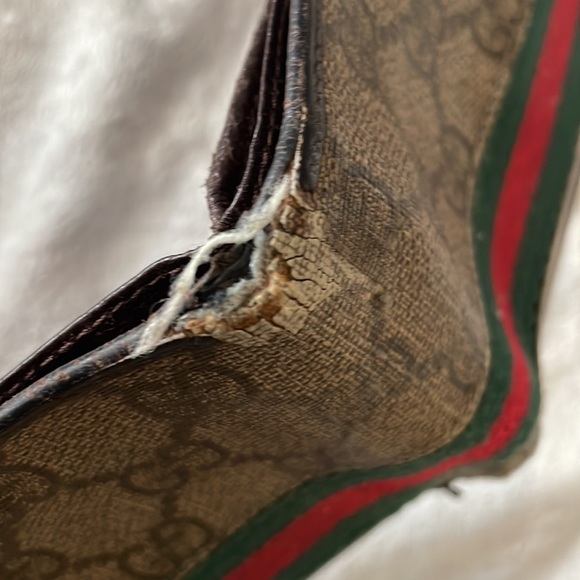 Gucci Wallet (Authentic) - Picture 4 of 7